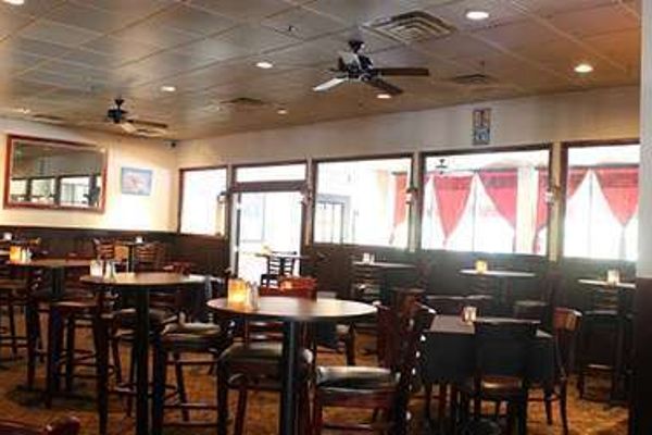 PARAMOUNT PLAZA HOTEL AND SUITES (Gainesville)